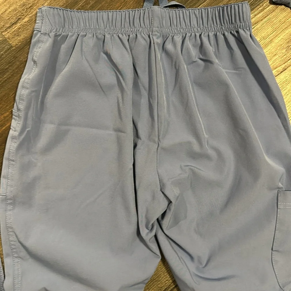 Women’s Scrub Set - Picture 6 of 7